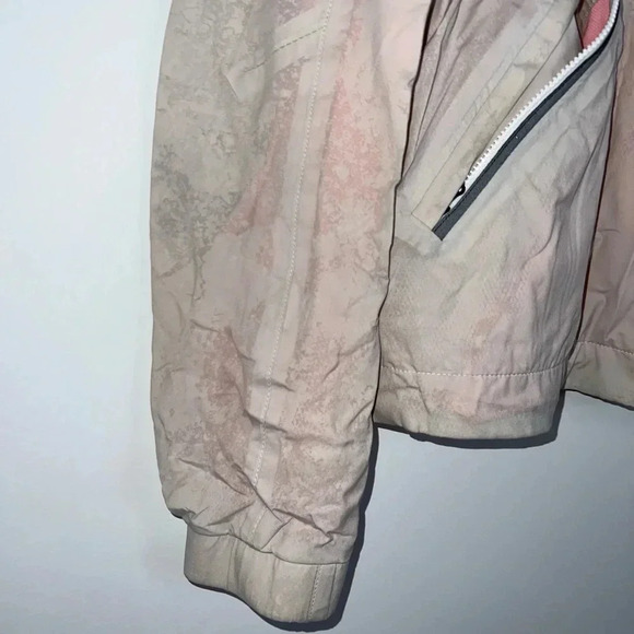 Lululemon Run: Rise And Shine Jacket - Picture 3 of 12